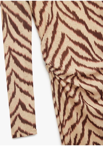 Slim Fit Yırtmaçlı Uzun Kollu Bisiklet Yaka Zebra Desenli Drapeli Elbise modelleri