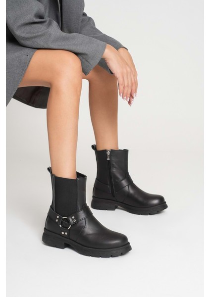 Kadın Hakiki Deri Metal Aksesuarlı Bot - Siyah