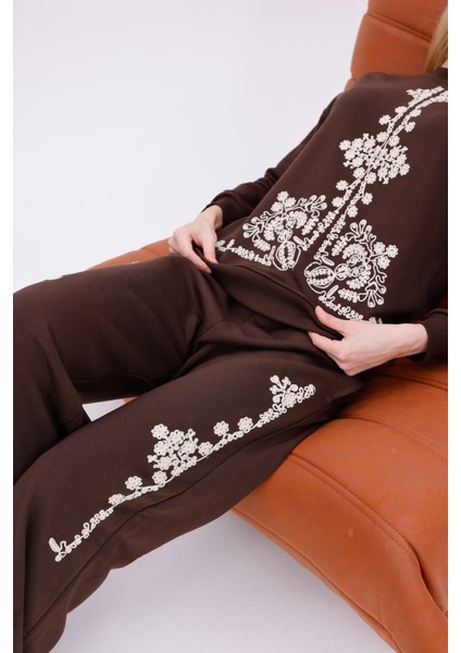 Nakış Detaylı Oversize Eşofman Takımı fırsatları