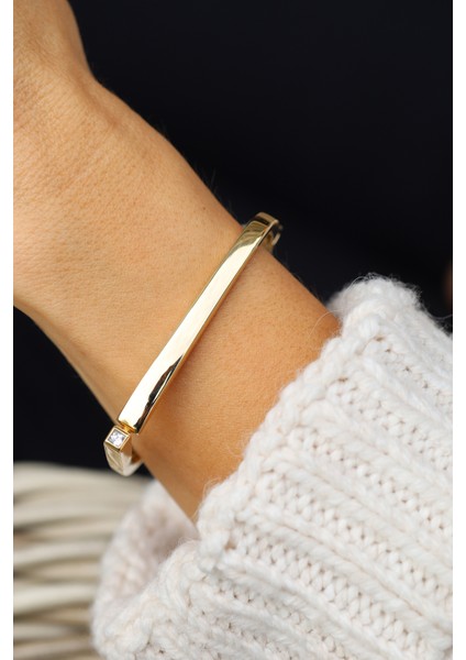 14 Ayar Altın Cetaş Tek Taş Detaylı Yeşil Geometrik Kelepçe