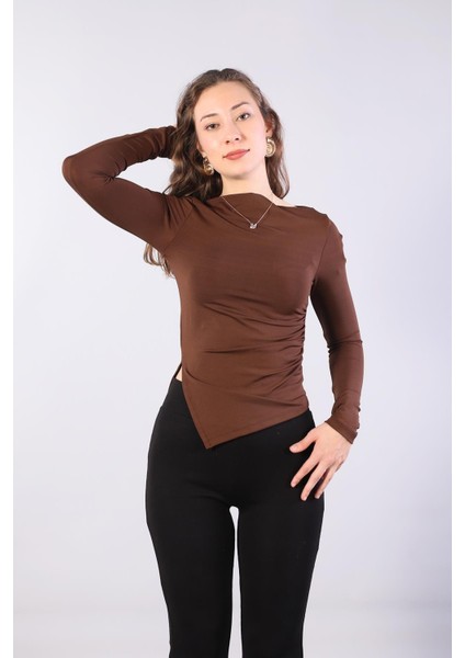 10128 Sol Eteği Büzgülü Bluz