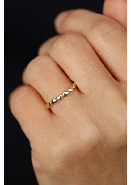 14 Ayar Altın Sıralı Mini Kalp Dizisi Yüzük