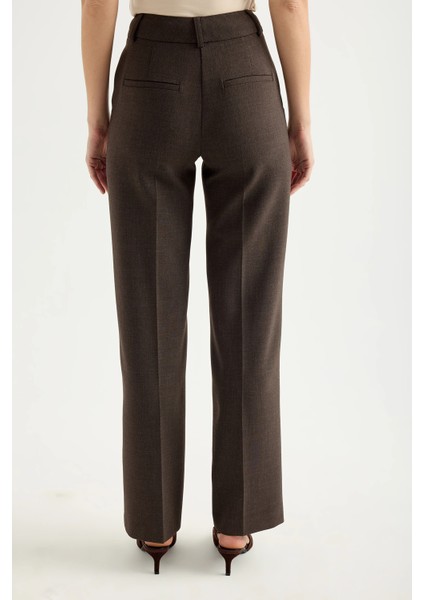 Düz Kesim Kumaş Pantolon