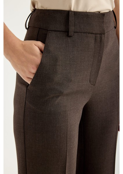 Düz Kesim Kumaş Pantolon