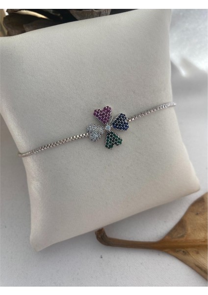 Yonca Yapraklı Parlak Taşlı Ayarlabilir Bileklik Gümüş Renk fiyatları