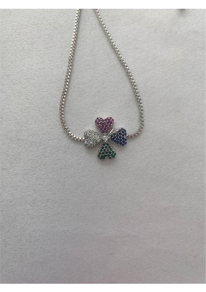 Yonca Yapraklı Parlak Taşlı Ayarlabilir Bileklik Gümüş Renk fırsatları