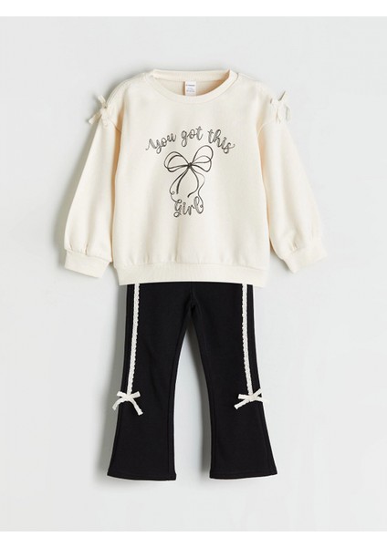 Lcw Kids Ekru Bisiklet Yaka Fiyonk Nakışlı Uzun Kollu Kız Çocuk Sweatshirt ve Tayt modelleri