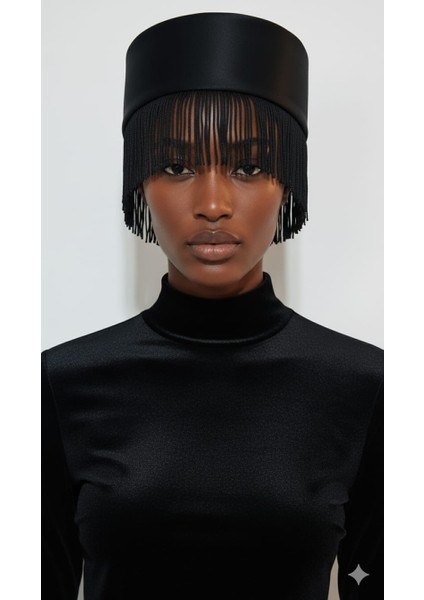 Siyah Franj Detaylı Tasarım Şapka – Kadın Özel Gün Aksesuarı