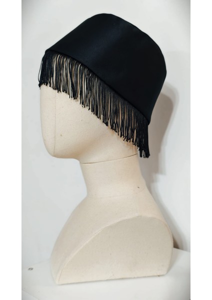 Siyah Franj Detaylı Tasarım Şapka – Kadın Özel Gün Aksesuarı indirimleri