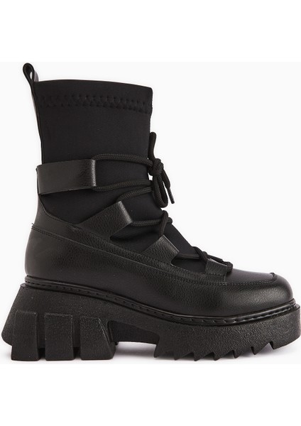 Casey Siyah Kalın Tabanlı Bağcıklı Kadın Bot