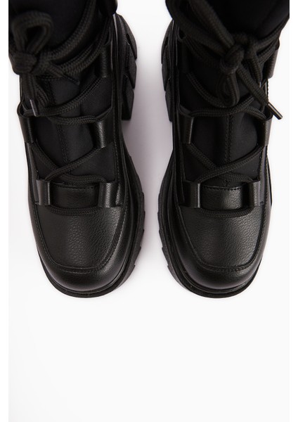 Casey Siyah Kalın Tabanlı Bağcıklı Kadın Bot fırsatları