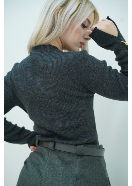 Yarım Balıkçı Kolu Yırtmaç ve Düğme Detay Kazak modelleri