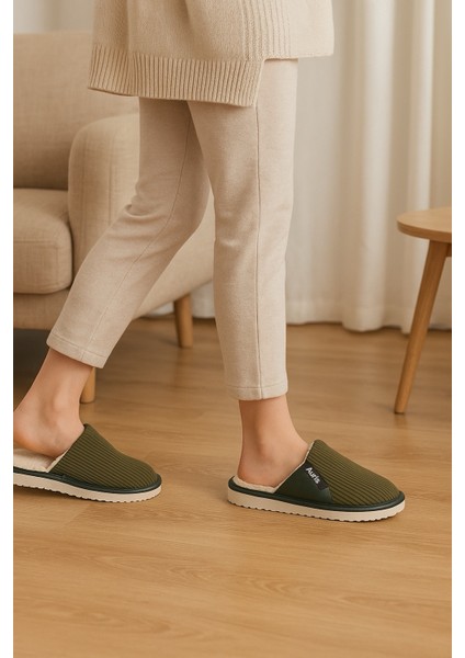 AR-060 Unisex Kadife Kumaş Içi Kürklü Kışlık Ev Terliği