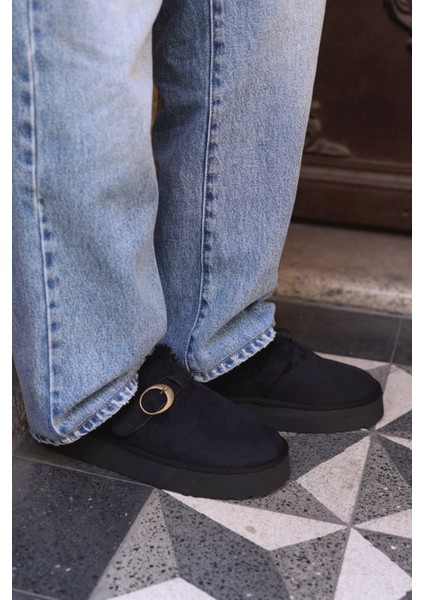 Bot 2524 - İçi Kürklü Eskitme Tokalı Siyah Süet Kadın Bot