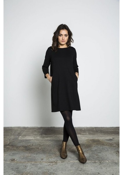 Kadın Uzun Kollu Bisiklet Yaka Cep Detay Etek Ucu Volanlı Iki Iplik Elbise