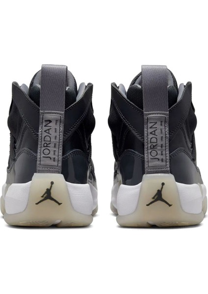 Wmns Jumpman Two Trey modelleri