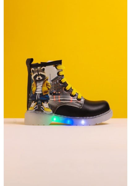 Karla Siyah Çizgi Karakter Baskılı Bağcıklı Işıklı Çocuk Bot fiyatları