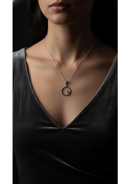 Üç Bacaklı Kedi Çember Gümüş Kolye Ucu fırsatları