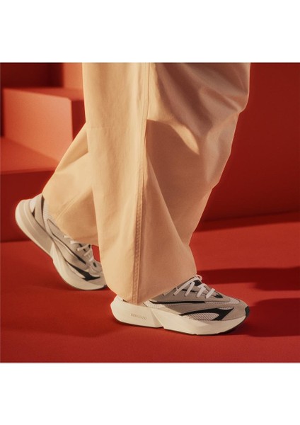 Kadın Bej Koşu Ayakkabısı LIGHTBLAZE JH6962