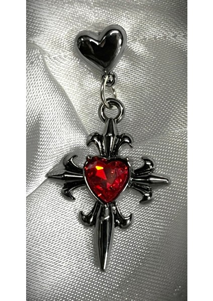 Kalp Taşlı Gotik Haç Küpe fiyatları