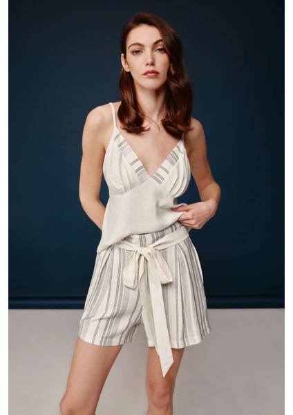 Kadın Çizgili Desenli Ekru Viskon Askılı Üst Şort Takımı fiyatları