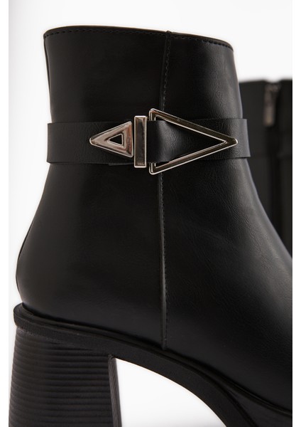 Hilda Siyah Toka Detaylı Platform Topuklu Kadın Bot fırsatları