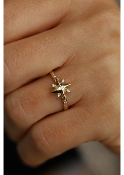 14 Ayar Altın Kolu ve Üstü Taş Detaylı Kutup Yıldızı Yüzük modelleri