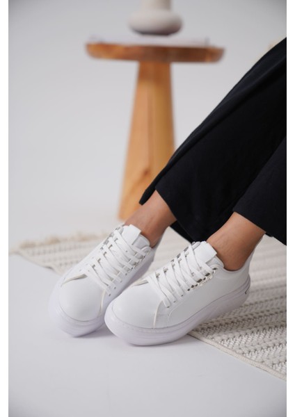 Nova Kadın Gümüş Detaylı Beyaz Sneaker