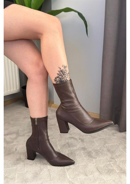 Kadın Volga Kahverengi Fermuarlı 8 cm Kalın Topuklu Strec Bot indirimleri