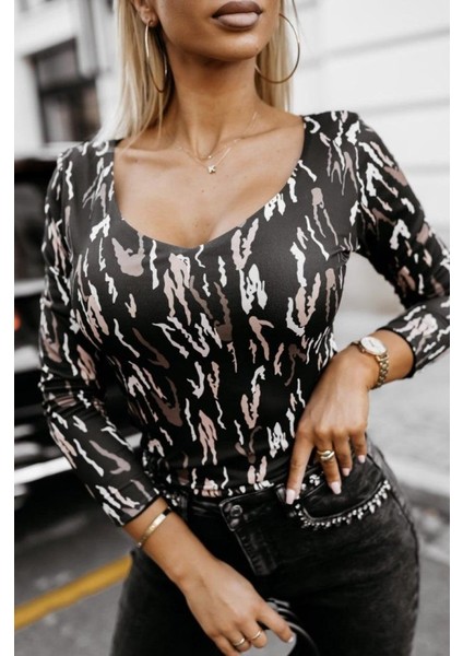 Kadın Uzun Kollu V Yaka Desenli Mikro Kumaş Bluz