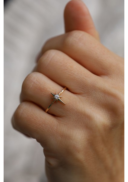 14 Ayar Altın Tek Taş Detaylı Kutup Yıldızı Yüzük