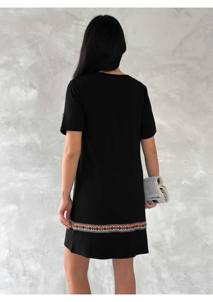 Kadın Kısa Kollu V Yakalı Etnik Desen Şerit Detaylı Viskon Elbise