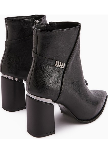 Lamia Siyah Toka Detaylı Topuklu Kadın Bot