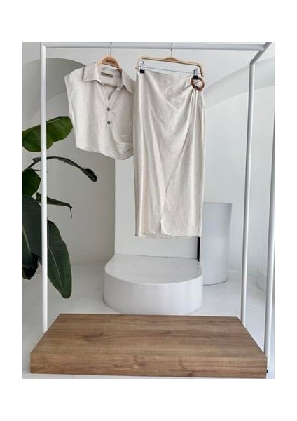 Bluzu Büzgülü ve Eteği Tokalı Keten Takım 10204