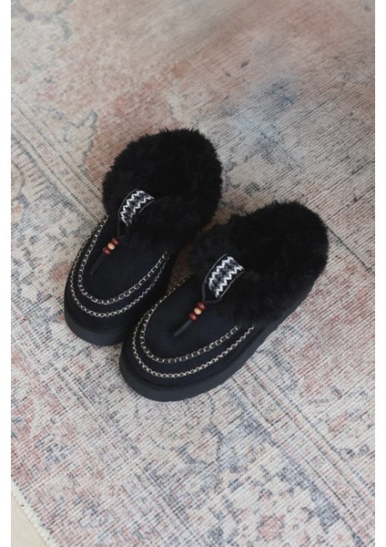 Bot 2523 - İçi Kürklü Boncuk İşlemeli Siyah Süet Kadın Bot