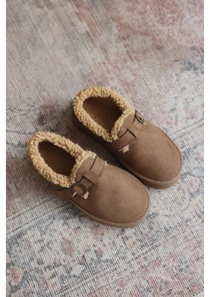 Bot 2524 - İçi Kürklü Eskitme Tokalı Vizon Süet Kadın Bot