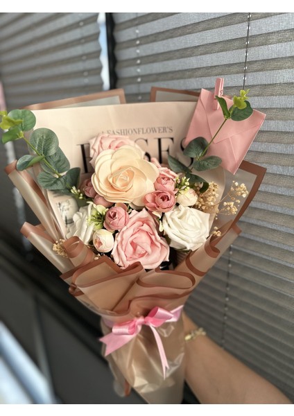 Sevgiliye, Kız Arkadaşa Özel Romantik Hediye Buketi Kadife Güllü fiyatları