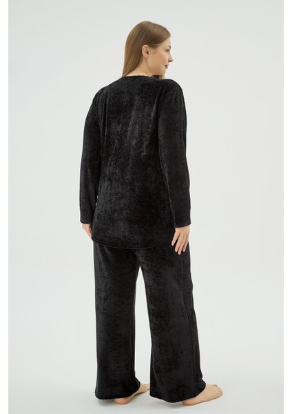 Kadın Siyah Renk Büyük Beden Kadife Bisiklet Yaka Bol Paça Pijama Takımı C3T7N171 fırsatları