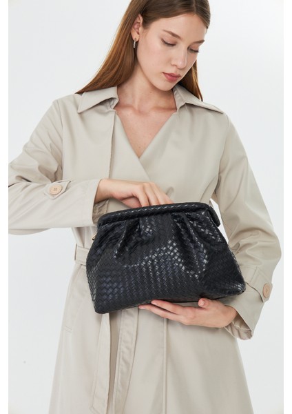 Liora Siyah Örgü Detaylı Portföy Kadın Omuz, Kol ve El Çantası indirimleri