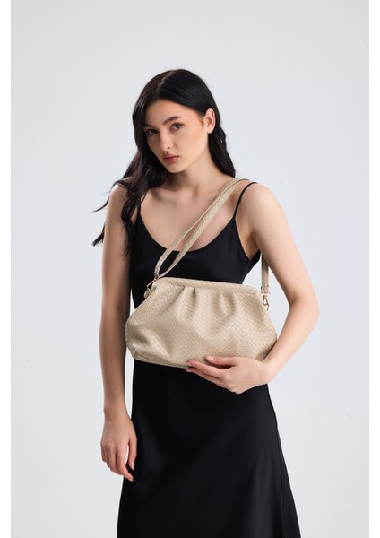 Liora Krem Örgü Detaylı Portföy Kadın Omuz, Kol ve El Çantası