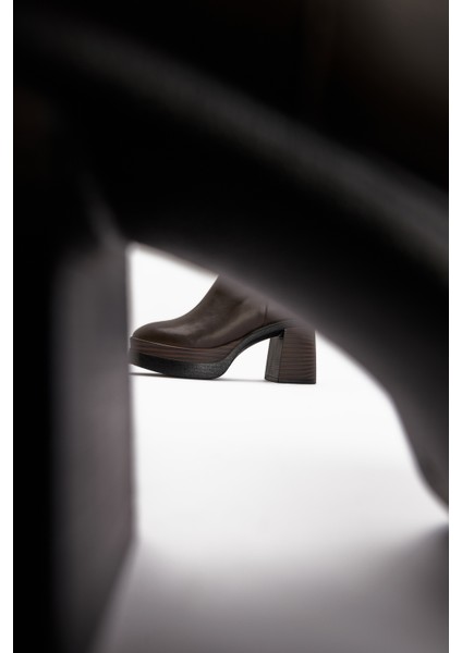 Hilda Kahve Toka Detaylı Platform Topuklu Kadın Bot fırsatları