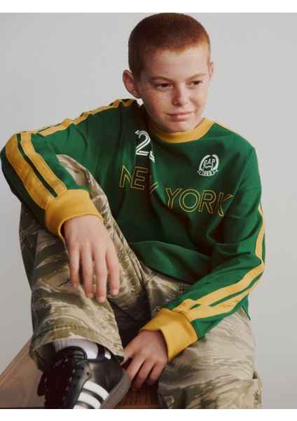 Erkek Çocuk Yeşil Soccer Jersey Gap Logo T-Shirt fiyatları