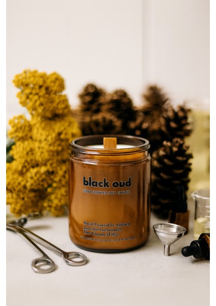 : Black Oud : Amber Cam Kavanozda : Kokulu Soya Mum (Oud, Sedir, Çam, Sarı Amber)