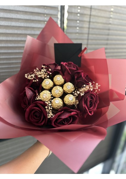 Sevgiliye,arkadaşa, Anneye, 8 Adet 1.kalite Kadife Güllü Çikolatalı Hediye Buketi