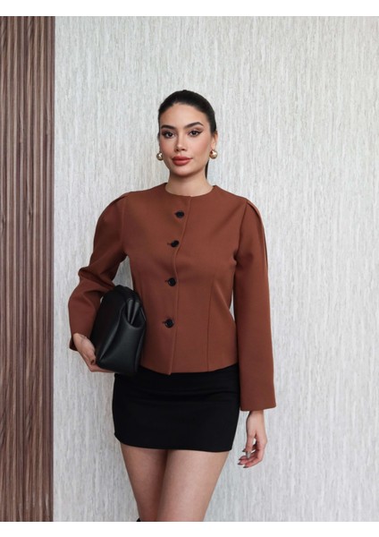 Omuz Pensli Düğmeli Ceket