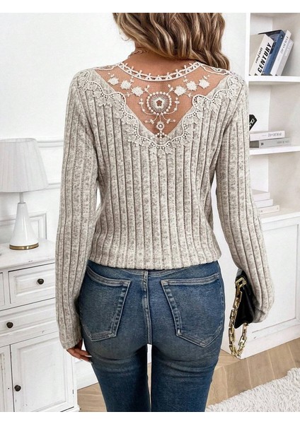 Kadın Uzun Kollu V Yakalı Arkadan Dantel Detaylı Şardonlu Kaşkorse Bluz