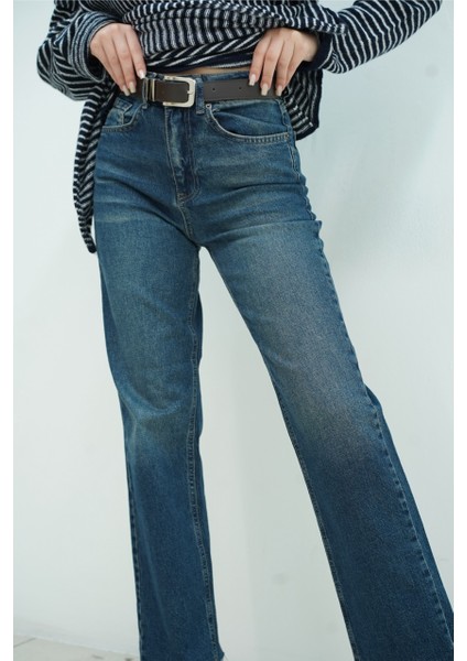 Kesik Paça Kemerli Pantolon