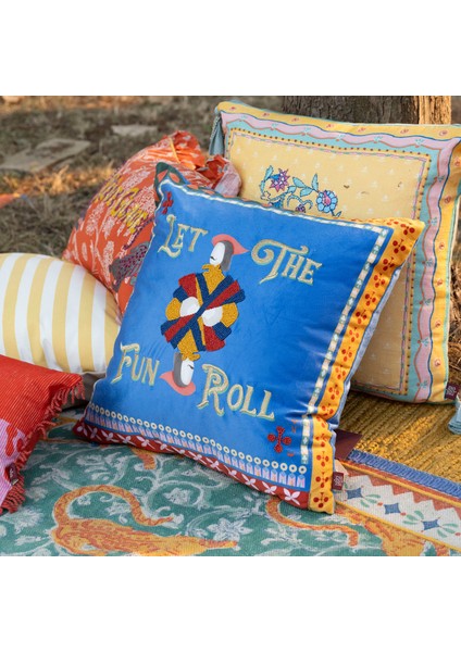 Hansı Dijital Baskılı Dolgulu Kırlent 50x50 Cm Renkli fiyatları