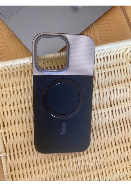 Apple Iphone 16 Pro Max Magsafe Özellikli Deri Görünümlü Kılıf modelleri