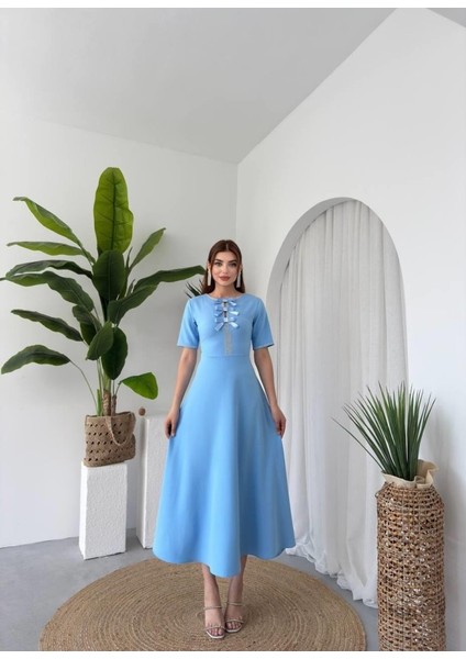 Wera Taşlı Fiyonk Detaylı Elbise